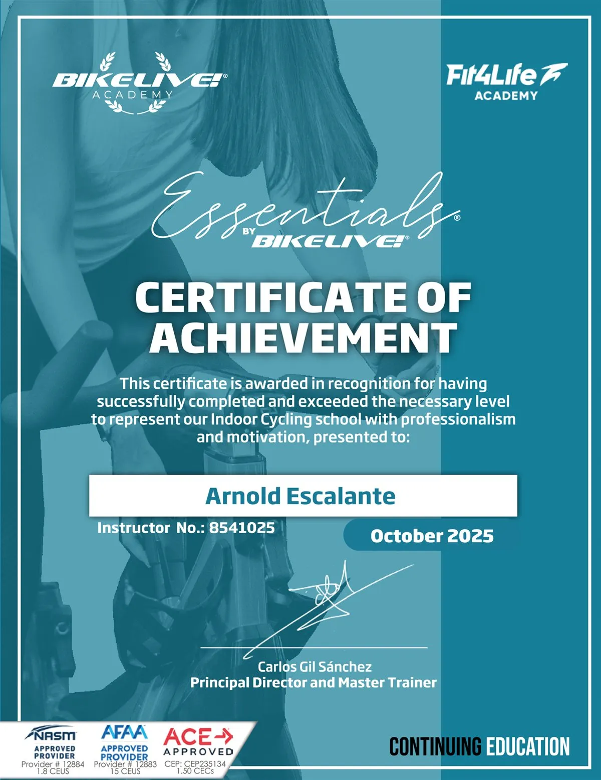 Certificado de logro Essentials by Bikelive a nombre de Arnold Escalante, octubre 2025